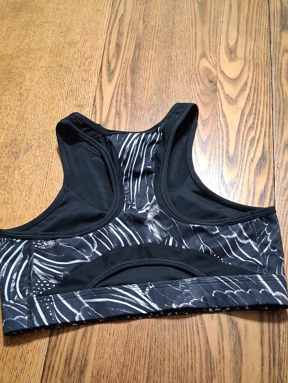 NIKE SPORTS BRA WOMENS MEDIUM Preowned BLACK WHITE Used Sports Exercise DRI FIT